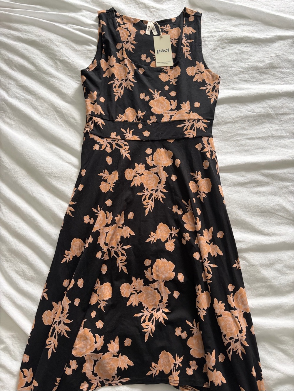 Pact Women’s Black Twilight Floral Fit & Flare Handkerchief Dress Large NWT - Picture 3 of 14